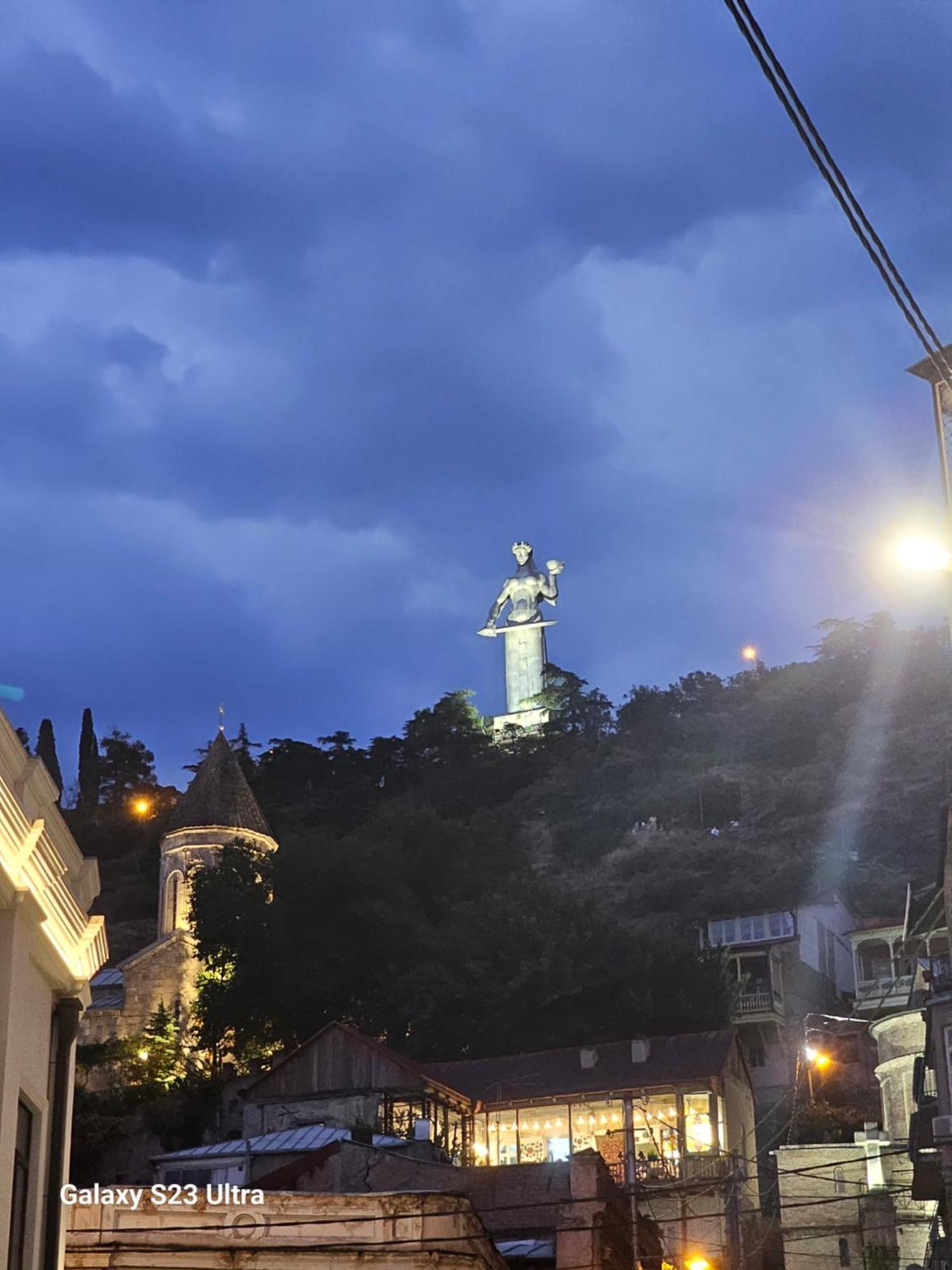 Luka Daire Tiflis Dış mekan fotoğraf